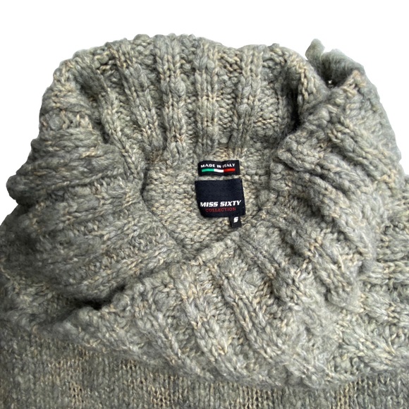 MISS SIXTY Sweater Cape - Picture 4 of 10